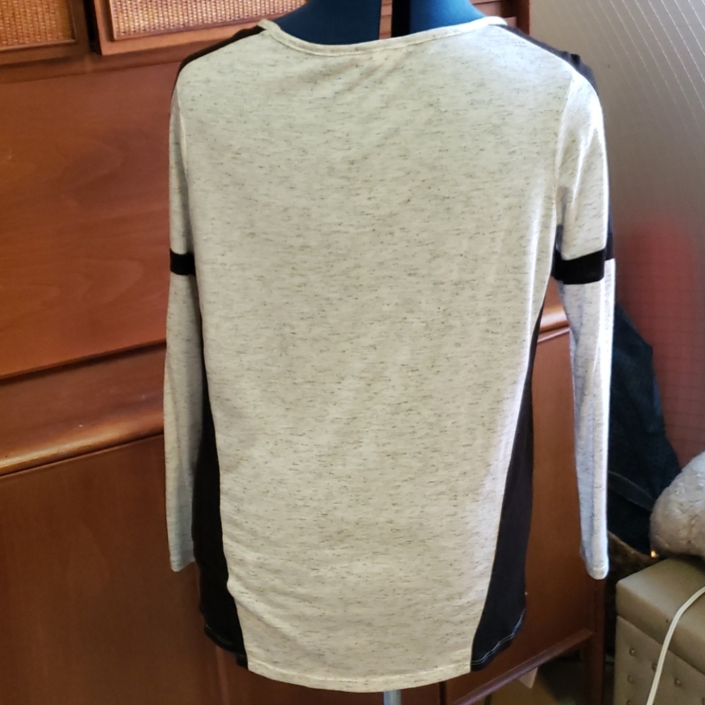 top - Picture 2 of 3